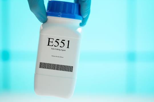 L’additif alimentaire E551 favoriserait la mise en place d’une maladie cœliaque 